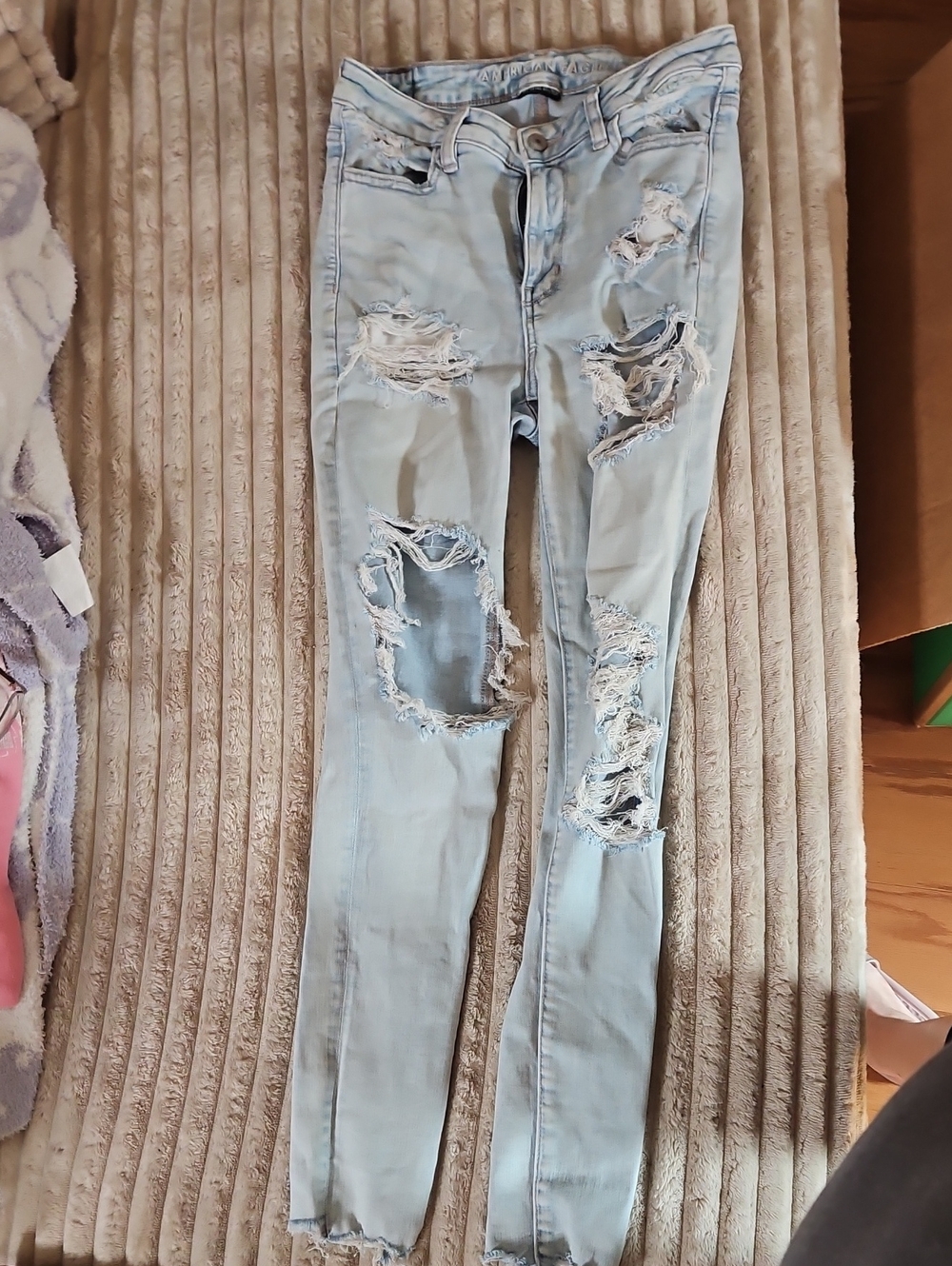 American Eagle Outfitters Light Wash Ripped Skinny Jeans